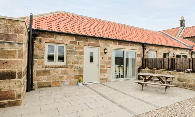 Ruswarp Cottage | CARTWHEEL COTTAGE AT BROADINGS FARM, pet friendly in Whitby