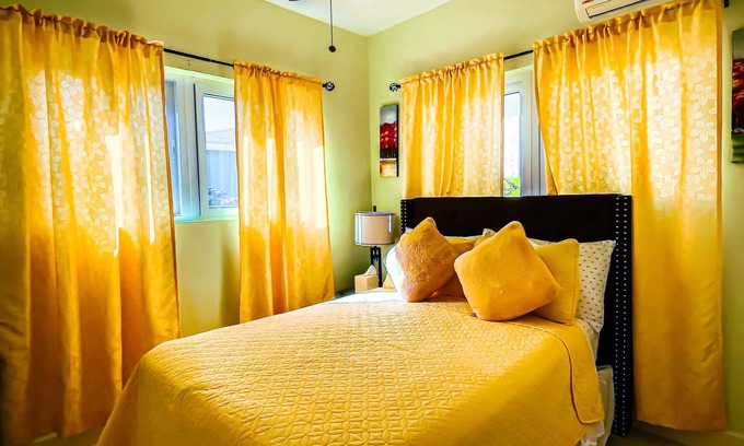 Gambier House | Cartwright Getaway Villa! Two Minutes From Lynden Pindling International Airport