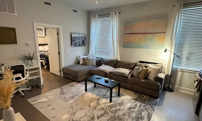 Richmond Apartment | Carytown Apartment;Netflix included!Free parking!