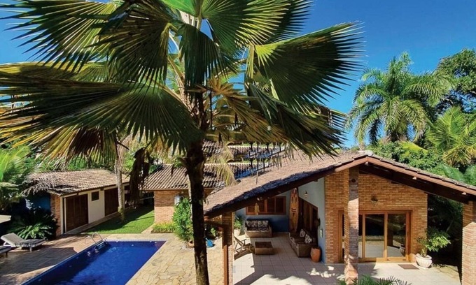 Itamambuca House | Casa Para Famílias com Quadra de Futebol, Piscina e há Poucos Metros da Praia