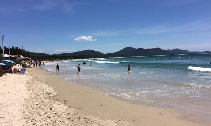 Barra da Lagoa House | Casa 20m da praia, quarto c/vista mar LAG163