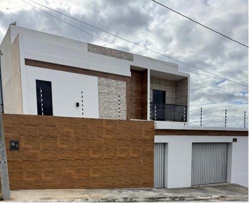 Universitario House | Casa 4 quartos, piscina privativa, 3 suíte geradeila smart tv ar-condicionado