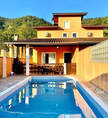 Mococa House | Casa 4Quartos-2 suites com Ar condicionado -Condominio Mar Verde- Piscina Privativa-Próx Praia da MOCOCA ! Próx à divisa com UBATUBA !