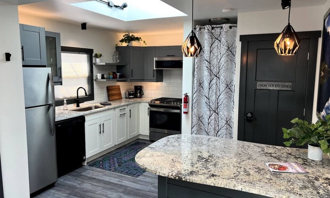 Indianapolis House | Casa 69th @Keystone 2 BR/2BA Contemporary Bungalow