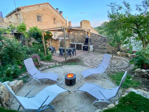 Ager House | Casa acollidora i familiar amb jardi i barbacoa