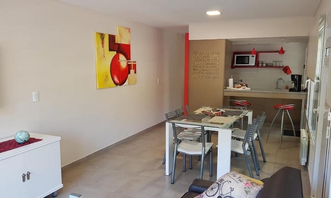 Bosque Peralta Ramos House | Casa adosada Bosque Peralta Ramos independiente