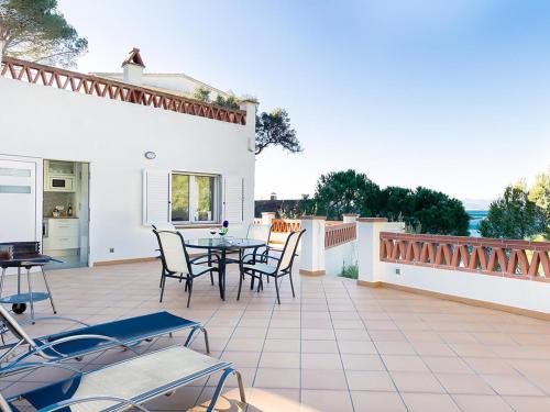 Almadraba-Canyelles House | CASA ALMADRAVA - Casa en situación privilegiada en la playa de Almadrava (Roses). Acceso privado a la playa. - ES-228-113