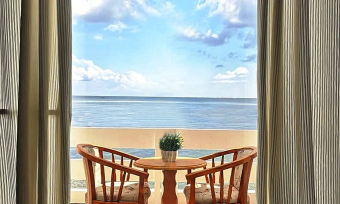Bolinao Resort | Casa Almarenzo Bed & Breakfast