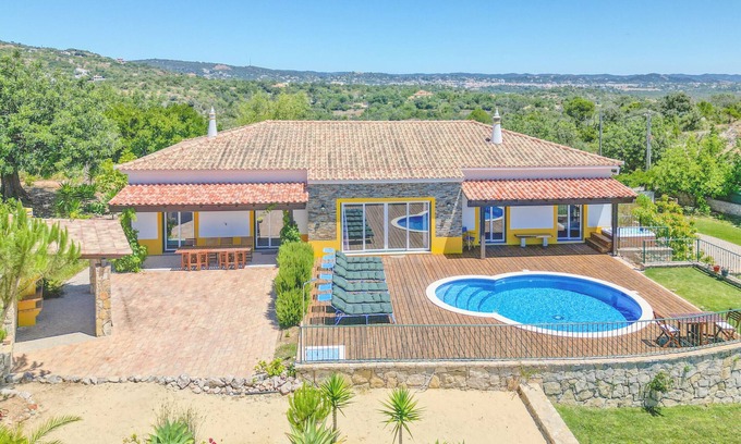 Fialho Villa | Casa Alto de Santo Antonio - 3 bedroom villa with great views!