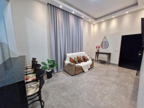 Barretos House | Casa Alves Aluguel de Temporada Próx Hospital do Amor em Barretos SP Com Suíte e Ar condicionado