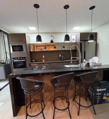 Rio Vermelho Norte House | Casa Ampla com Piscina