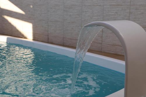Juazeiro House | Casa ampla e agradável com piscina e churrasqueira