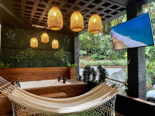 El Tesoro House | Casa Amsterdam with Jacuzzi in Poblado Medellín