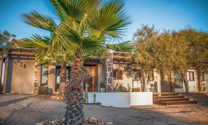 Valle de Guadalupe House | Casa Anabel nuevo · Casa Anabel at Rancho 5 Mujeres (Great location!)