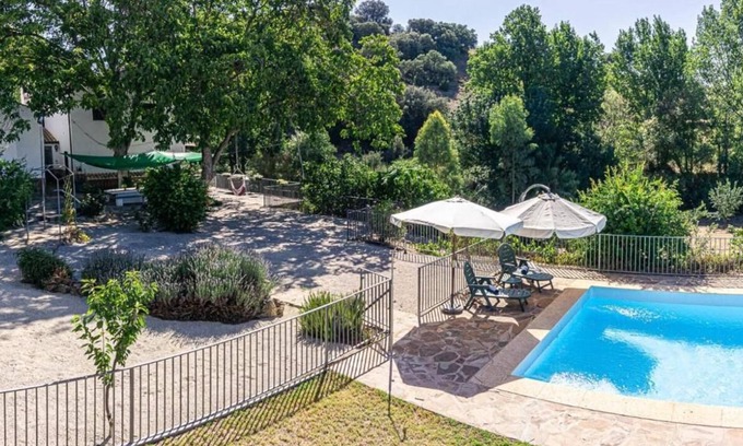 Tozar House | Casa Antoni is a cozy 4 person house in Mures, Spain, with a charming, tradition