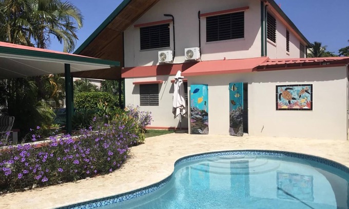 Stella House | Casa Ariella salt water pool outdoor gazebo near the beach with Backup Generator