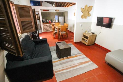 Canoa Quebrada House | Casa Azul - Aconchego na Broadway a Poucos Metros da Praia