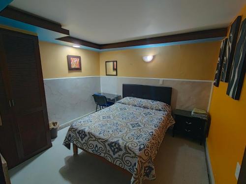 Gustavo A. Madero House | Casa Azul Aragon