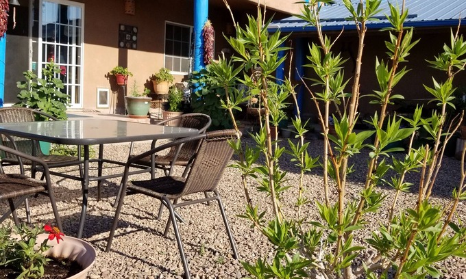 Quemado Bed & Breakfast | Casa Azul Bed & Breakfast