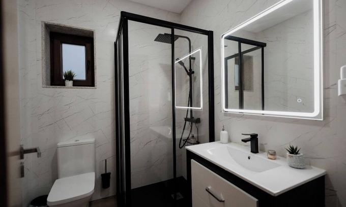 Bomfim House | Casa Bastardo - A cozy house surrounded by the vineyard terraces of the Douro.