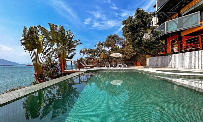 Piuva House | Casa beira mar c lazer completo em Piúva-Ilhabela