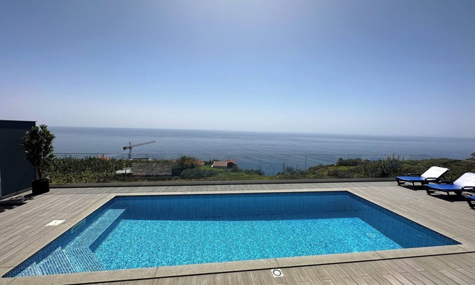 Estreito da Calheta House | Casa Bela Vista