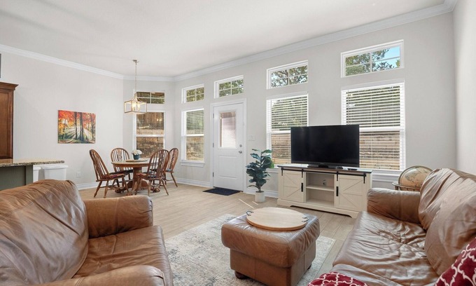 Highland Lake Estates Condo | Casa Bella "A"- LOVELY, New Duplex - North Shore Lake Travis