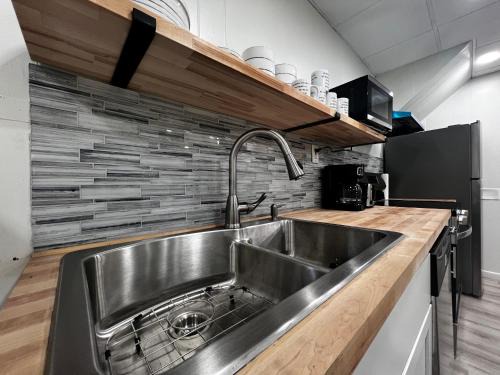 Downtown Niagara Falls House | Casa Bella Niagara 2BR 1BATH 6PPL Close to Falls