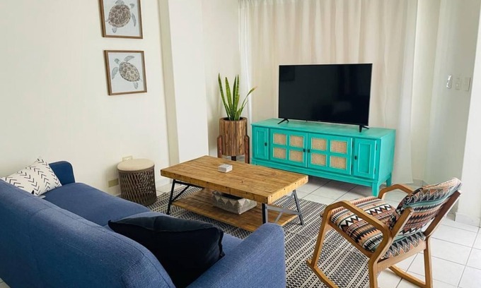 La Paz House | CASA BELUGA, Private home in the HEART of Downtown La Paz