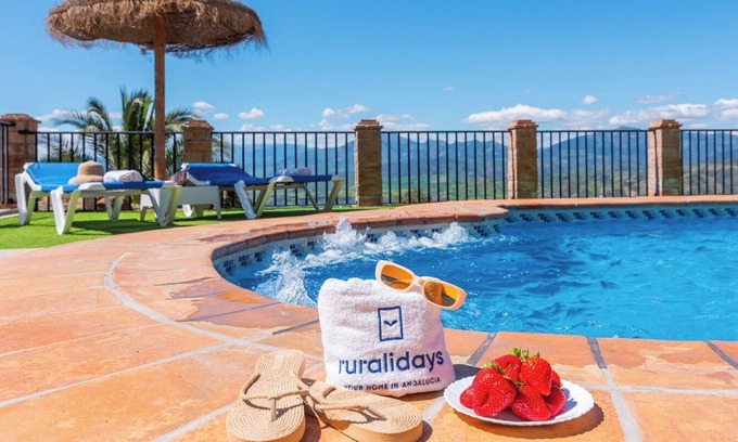 Alora Villa | Casa Berrocal Álora by Ruralidays