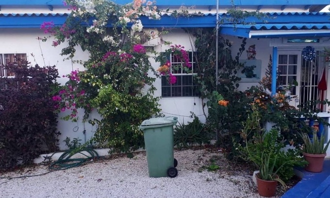 Willemstad House | Casa Bienvenida Vlakbij Strand, Optie HuurAuto’s voor $29usd pd of 4x4 $60 pd.