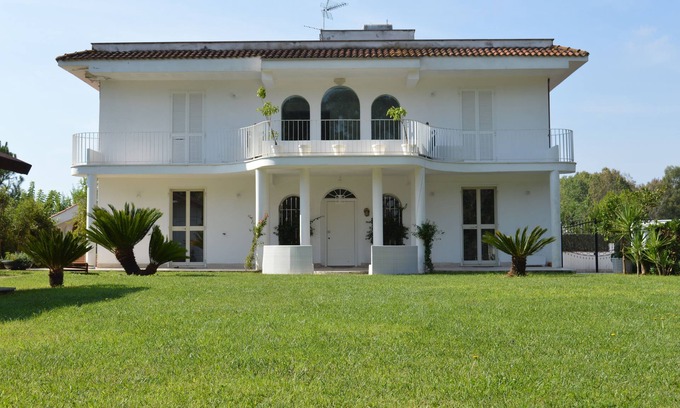 Latina Villa | CASA BLANCA B&B