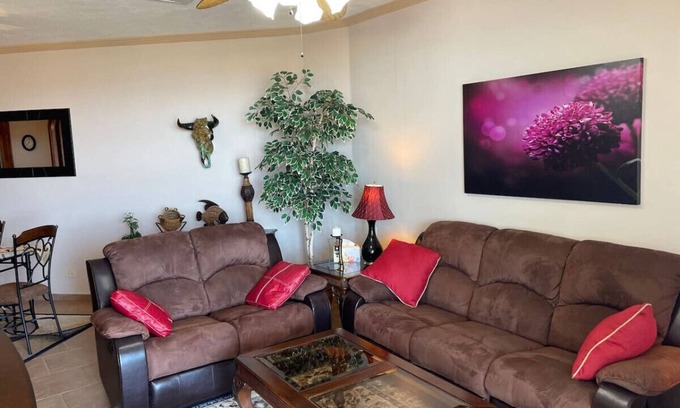 Puerto Penasco Apartment | Casa Blanca C 403 · Family Friendly - Close to the Beach - Pups Welcome