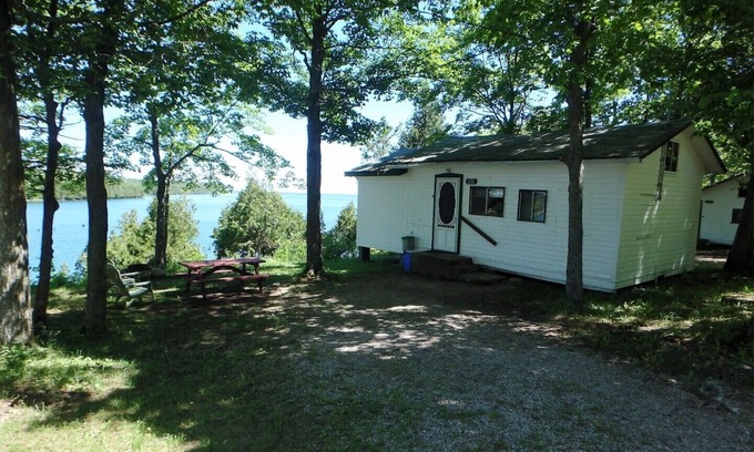 Manitoulin District Cottage | Casa Blanca Cottage 2