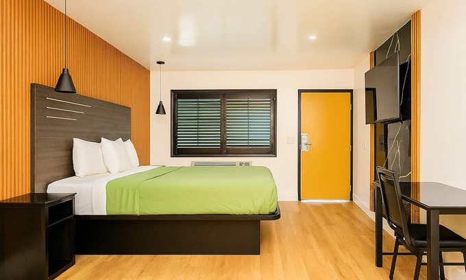 Azusa Hotel | Casa Blanca Hotel & Suites Azusa