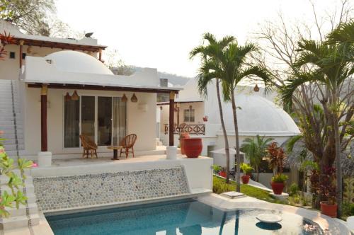 Santa Maria Huatulco Hotel | Casa Blanca
