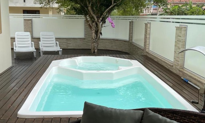 Ze Amandio House | Casa Bombas