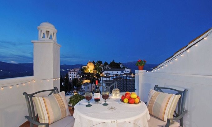 Comares House | Casa Bonita, an authentic Andalusian village experience. Pets-hispeed WIFI-airco