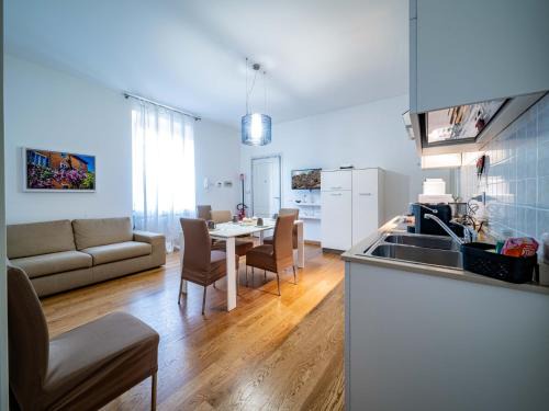 Desenzano del Garda City Centre Apartment | Casa Bouganville