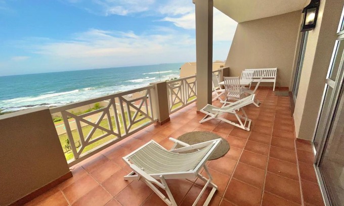 Selection Beach Apartment | Casa Branca on the Beach with a Pool - Just Renovated