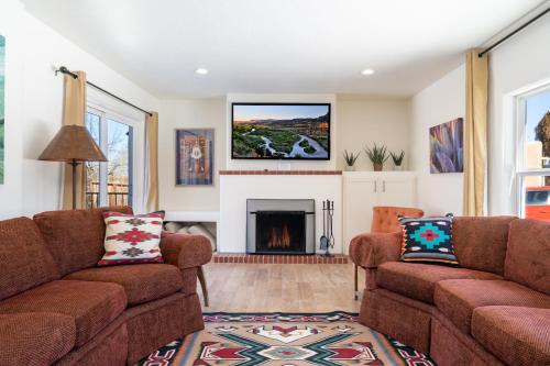 South Capitol House | Casa Buena