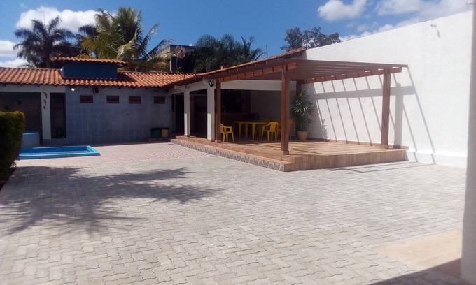 Aguas Claras House | Casa c/Jardim p Alugar c/6 Dormitórios, no Coração do DF em Brasília Brasil