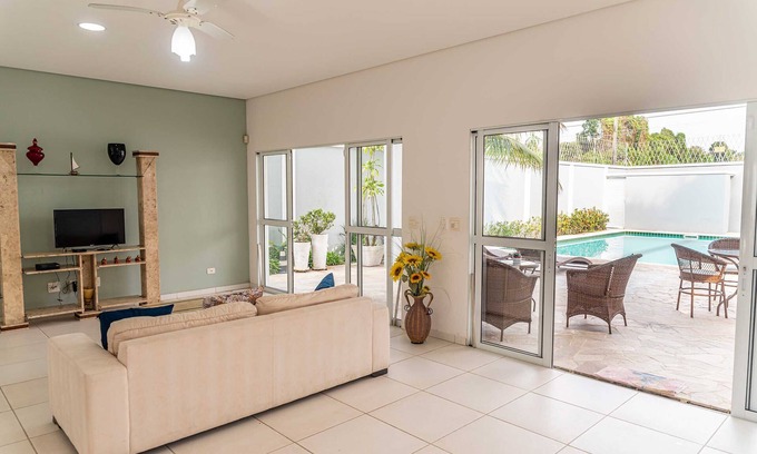 Balneario Praia do Pernambuco House | Casa c Wi-Fi, churrasqueira e lazer no Guarujá/SP