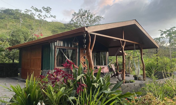 Monteverde Cabin | Casa Cacique surrounded by nature and beauty