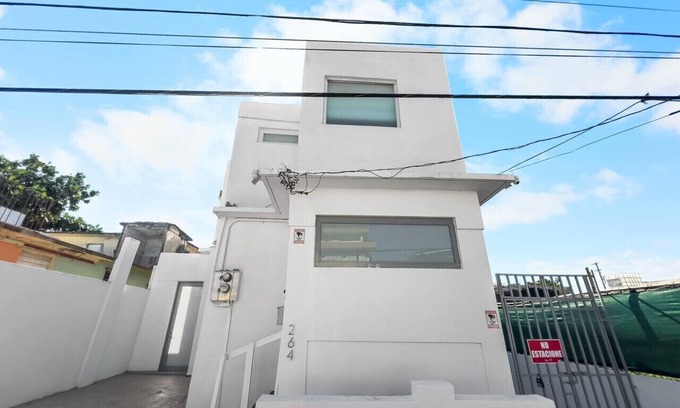 Santurce House | Casa Canova | Duplex Full Home For 14PPL @San Juan