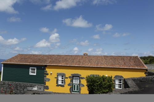 Capelo House | Casa capelinhos