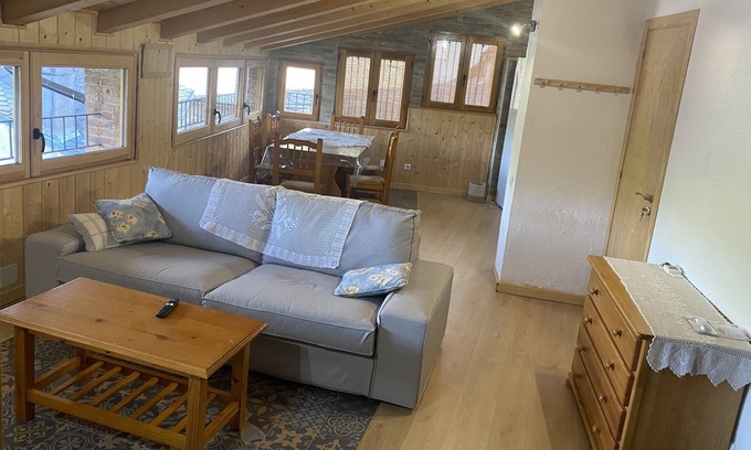 Arfa Apartment | Casa Casteller. Apartamento Rural de Montaña. Totalmente Equipado