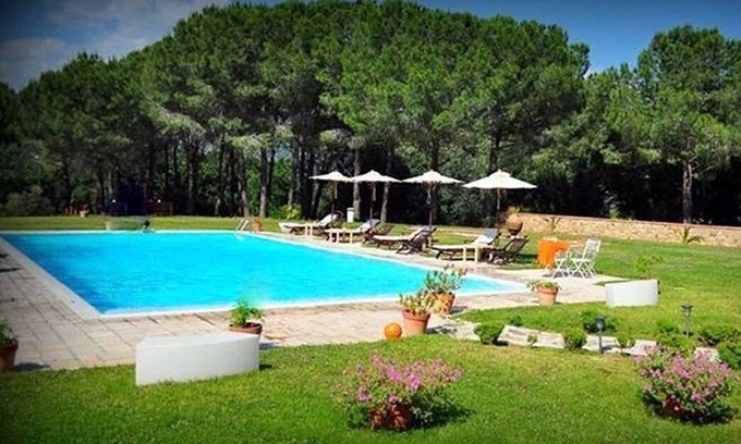 Castellabate House | Casa Cedrina B: A welcoming apartment that is part of a villa surrounded by the greenery, with Free WI-FI.