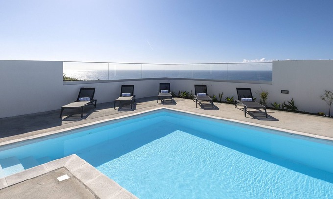 Ponta Garca House | Casa Celeste-Deluxe Ocean View/Heated Pool