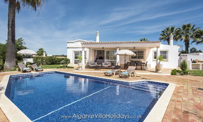 Guia Villa | Casa Celina